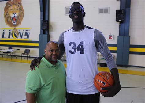 Ucf Signs 7 Foot 6 Tacko Fall Americas Tallest High School Basketball