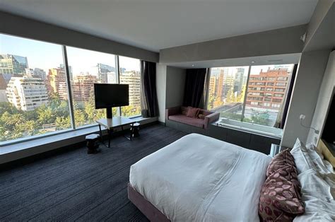 Hotel Corner Rooms: The Pros and Cons - UponArriving