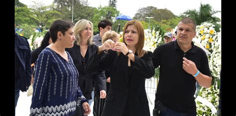 Foto Filhas gêmeas de Gugu Liberato rejeitaram ainda que a mãe queira