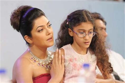 Sushmita Sen with her daughter Renee - extraMirchi.com