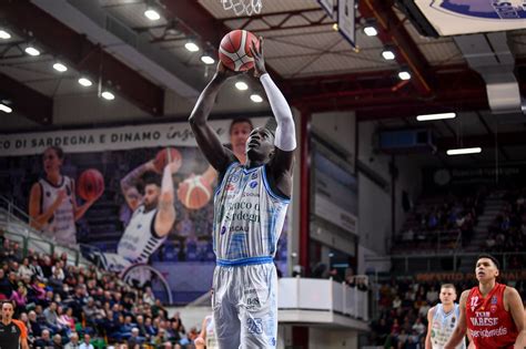 Dinamo Sassari Lesione Al Menisco Per Ousmane Diop Sportando