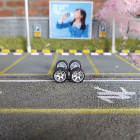 Jual BAN KARET HOT WHEELS TE SILVER Shopee Indonesia