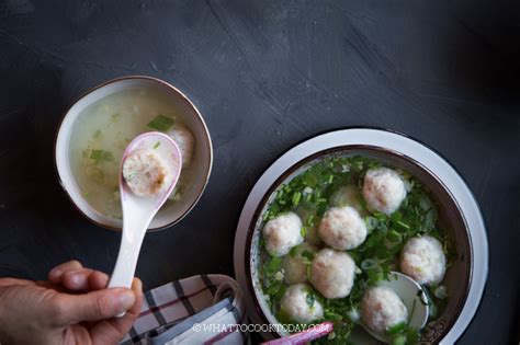 Bakso Ayam Kenyal (Indonesian Chicken Meatballs)