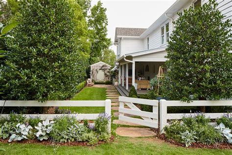 23 Backyard Fence Ideas For Every Space