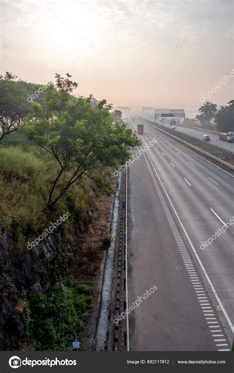 Pune India October 2023 Traffic Mumbai Pune Expressway Pune India ...