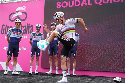 Giro Ditalia 2023 Remco Evenepoel Dopo La Pioggia Cè Sempre Il