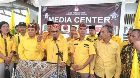 Daftarkan Bakal Caleg Golkar Lampung Selatan Targetkan Kursi Dprd