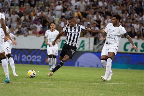 Ap S Vit Ria Diante Do Corinthians Elenco Alvinegro Se Reapresenta