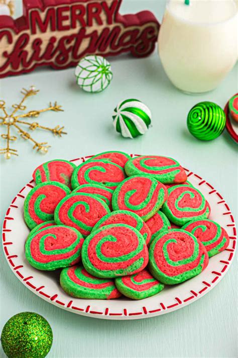 25 Festive Christmas Bake Sale Items That Sell Well