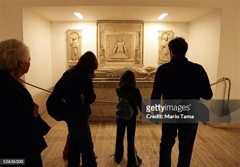 11 Visitors Tour Crypts Beneath Saint Peters Basilica Stock Photos