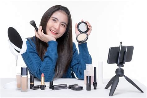 Kini Makin Diminati Profesi Makeup Artist Ternyata Punya Sejarah