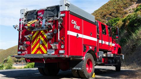 cal fire battling vegetation fire  dulzura  acres  contained