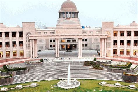 Lucknow News High Court Said Dismissal Of Muslim Woman Who Works As Sc