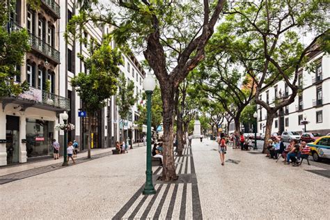 Rua Em Funchal Imagem Editorial Imagem De Centro Exterior 60560470