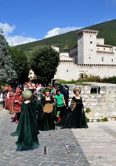 I Giochi De Le Porte Di Gualdo Tadino Festival Del Medioevo