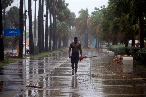 Eeuu La Tormenta Tropical Isa As Se Dirige Hacia Florida Ciudad