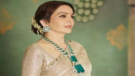 Know Everything About Nita Ambani Emerald Necklace Worth Cr Pmkk Gems