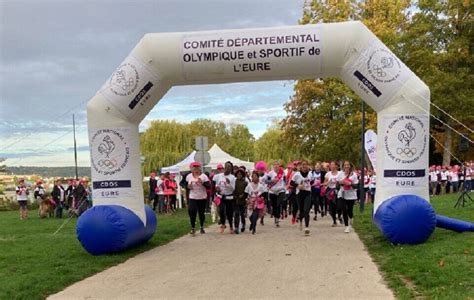 Octobre Rose Ils Courent En Famille Pour Lutter Contre Le Cancer Du Sein