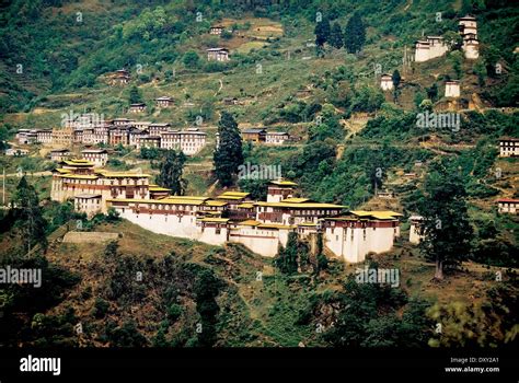 Trongsa Dzong And Museum Trongsa Bhutan Stock Photo Alamy