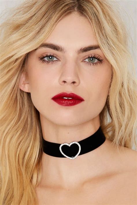 15 Chokers That Will Give You Life Chokers Velvet Choker Statement