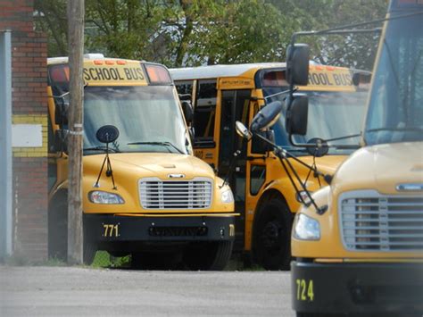 Dscn2075 Cabell County Schools Buses 771 And 802 2014 And 20 Flickr