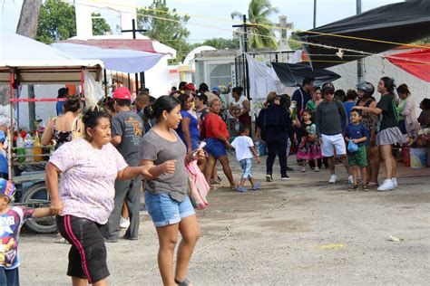 Abarrotan Cementerios Y Familias Recuerdan A Sus Fieles Difuntos