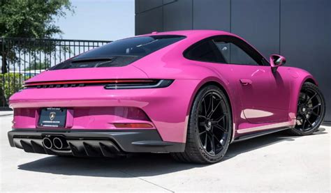 Ярко-розовый Porsche 911 GT3 Touring выставлен на продажу за 25 млн рублей