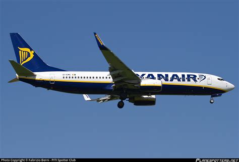 EI EMC Ryanair Boeing 737 8AS WL Photo By Fabrizio Berni PITI