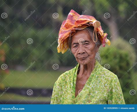 Woman Balinese Priest As The Praying Leader On Hindu Bali Ritual Stock Illustration