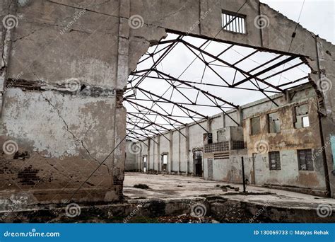 Edificio Da Ado Pesadamente Por El Hurac N Ike En Pueblo De