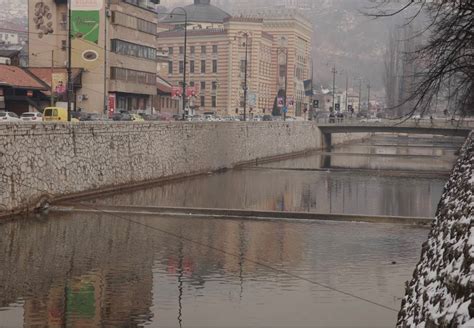 Sarajevo Prona Eno Tijelo Mu Karca S Kesom Na Glavi U Koritu Rijeke