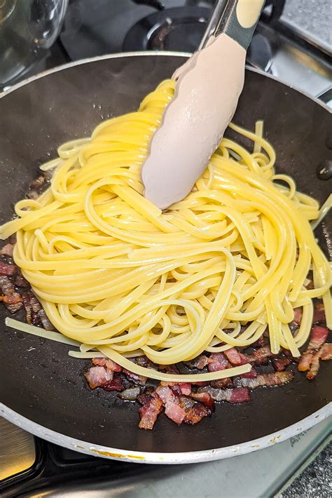 Carbonara Sauce Pasta With Milk 4 Ingredients Go Cook Yummy