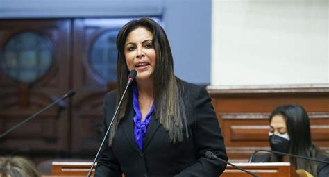 Patricia Chirinos pide información a Migraciones sobre lobbista