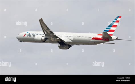 American Airlines Boeing 777 300er Aircraft Boeing 777 Taking Of Hi Res