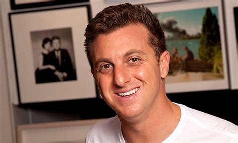 Luciano Huck Renova Contrato A Globo Acontecendo Aqui