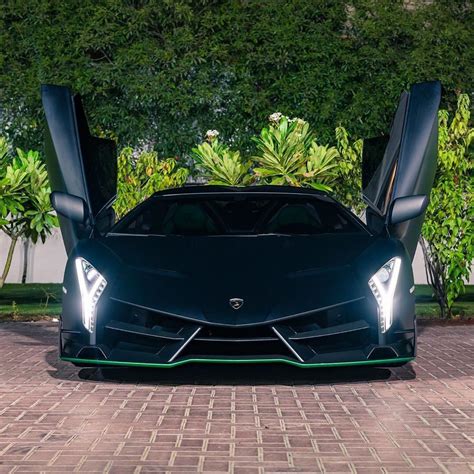 Descubrir 113 Imagen Lamborghini Veneno Owners Abzlocalmx