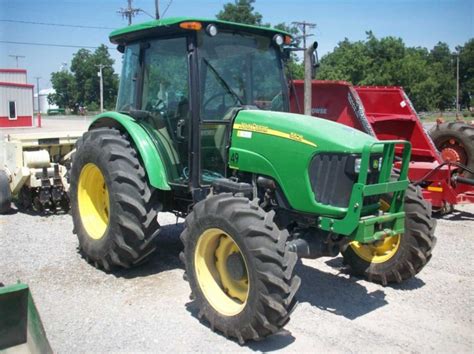 John Deere 5525 salvage tractor at Bootheel Tractor Parts