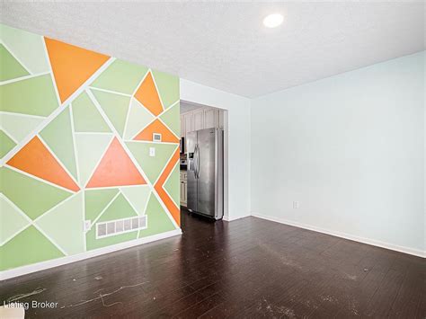 5414 Bannon Crossings Dr Louisville Ky 40218 Zillow