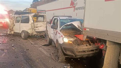 Choque M Ltiple En Autopista M Xico Quer Taro Trailers Autos Y