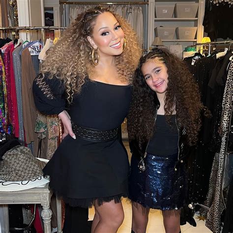 Mariah Carey Twins With "Diva" Daughter Monroe in Sweet Photos