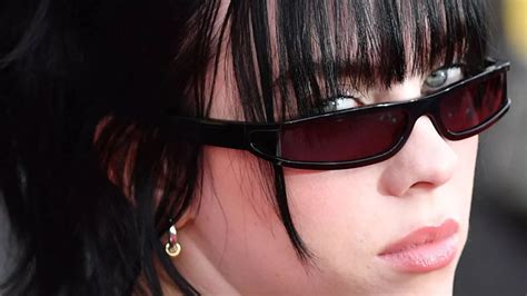 Billie Eilish Opens Up On Sexuality Revealing She Is Physically Attracted To Women Mirror Online