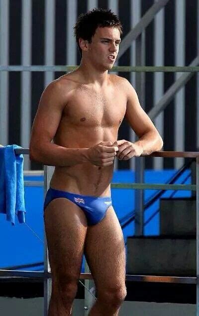 9 Hot Sexy Sydney Guy Bikini Pics