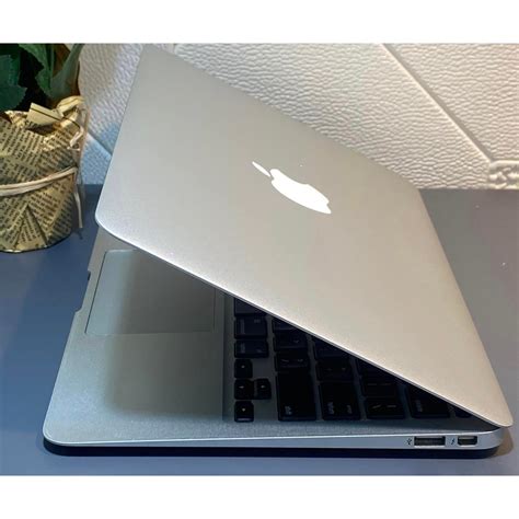 MacBook Air 13.3-inch (2013) – Core i5 – 4GB – SSD 256GB - Lipa pole