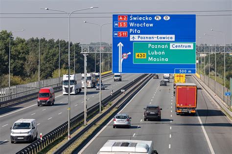 Po Trzy Pasy Ruchu W Obu Kierunkach Na Autostradach W Polsce Gdzie