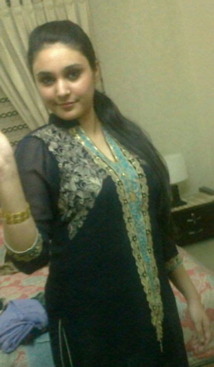 Hot Pakistani Cute Babe Part ½ Tumbex