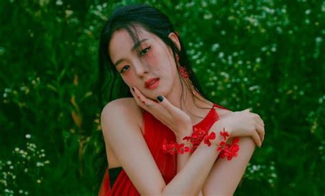 Jisoo S Solo Debut Dominates Sets Record For Highest 1st Week Album