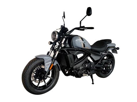 Qj Motor Arrivano Una Naked E Una Cruiser