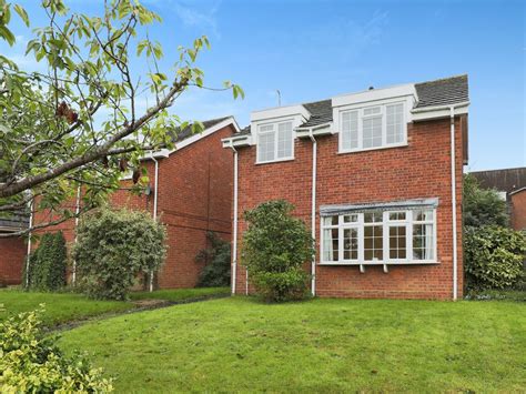 3 Bed Detached House For Sale In Station Road Pershore Wr10 £260 000