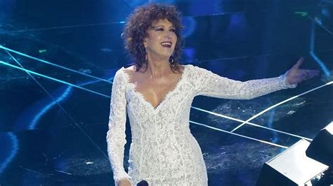 Sanremo Fiorella Mannoia Bestemmia Durante La Canzone Video