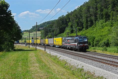 Siemens Vectron 193 658 2 fährt Richtung Bahnhof Tecknau Bahnbilder de